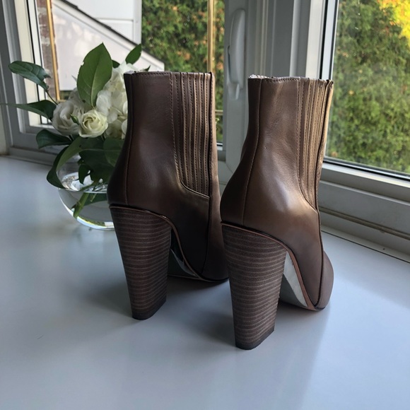 BCBG booties - Picture 2 of 6